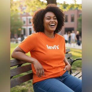 Levi’s Womens orange logo loose fit tee